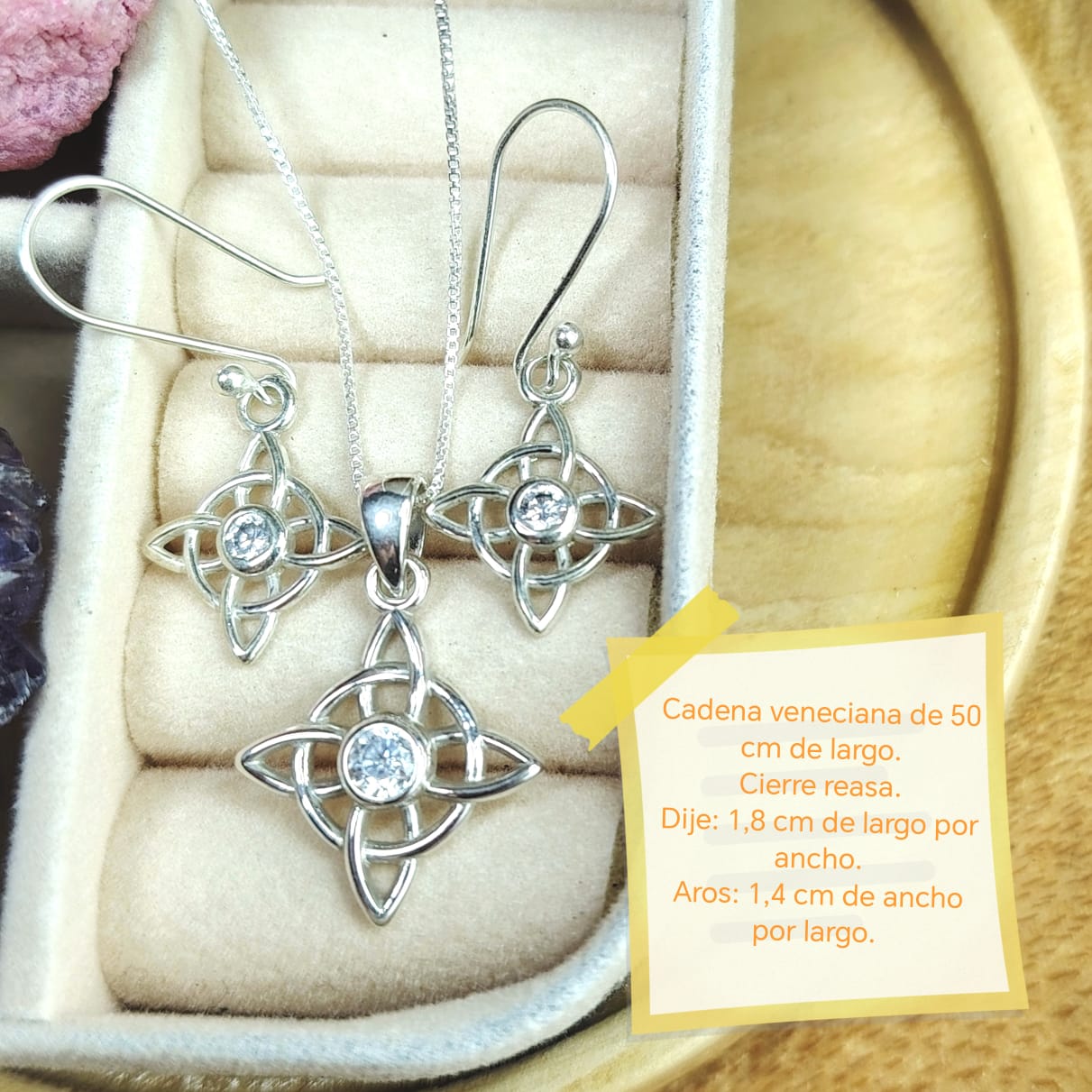 Conjunto nudo de bruja con cristal translucido