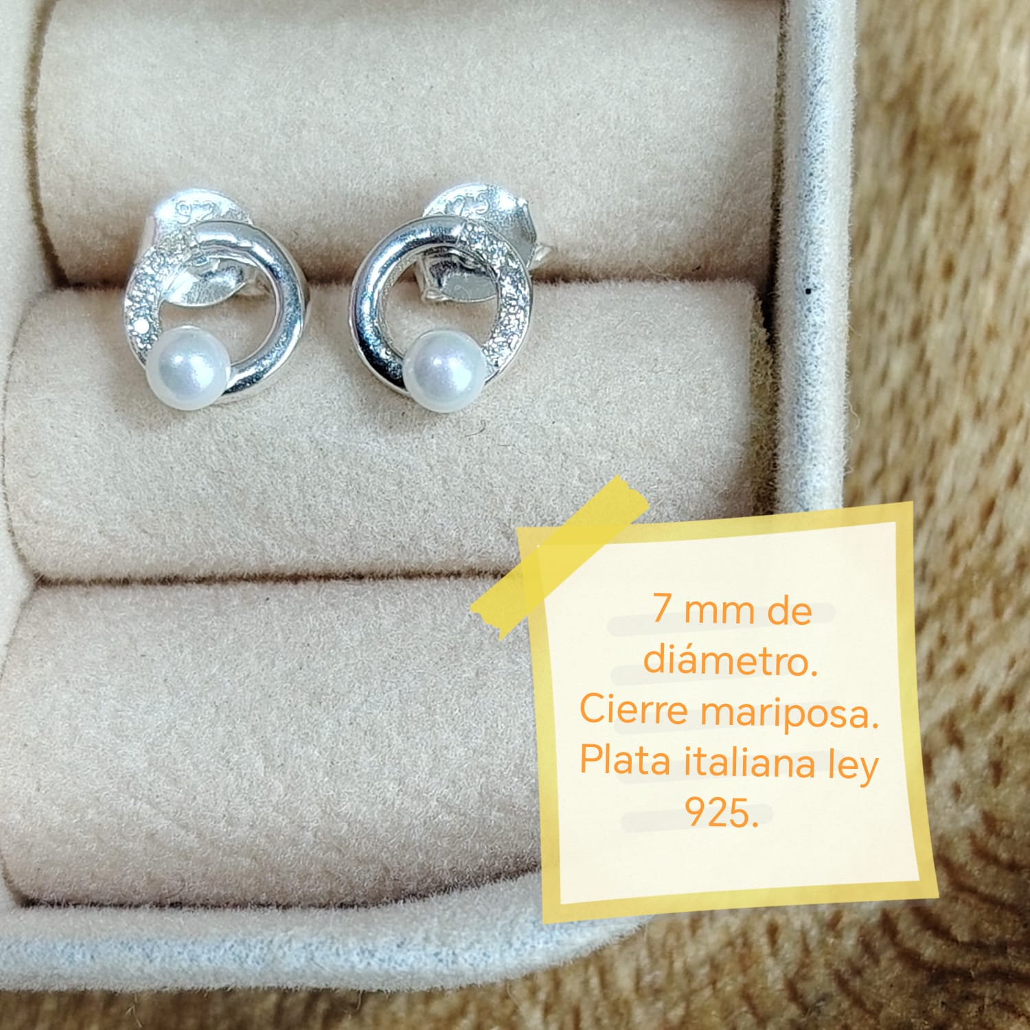 Aros pegados con microcircones y perlas naturales