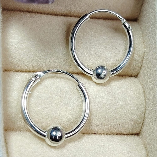 Argolla con una esfera de plata 13 mm