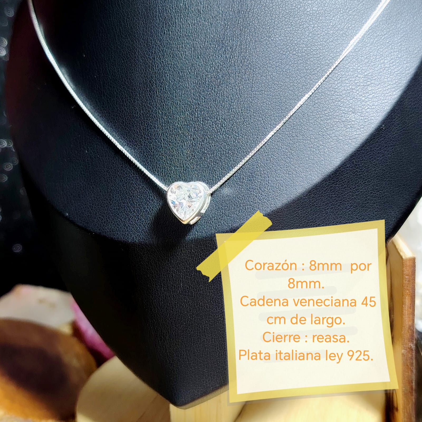 Collar Punto de luz corazón cristal translucido