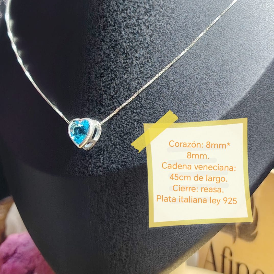 Collar punto de luz corazón cristal celeste