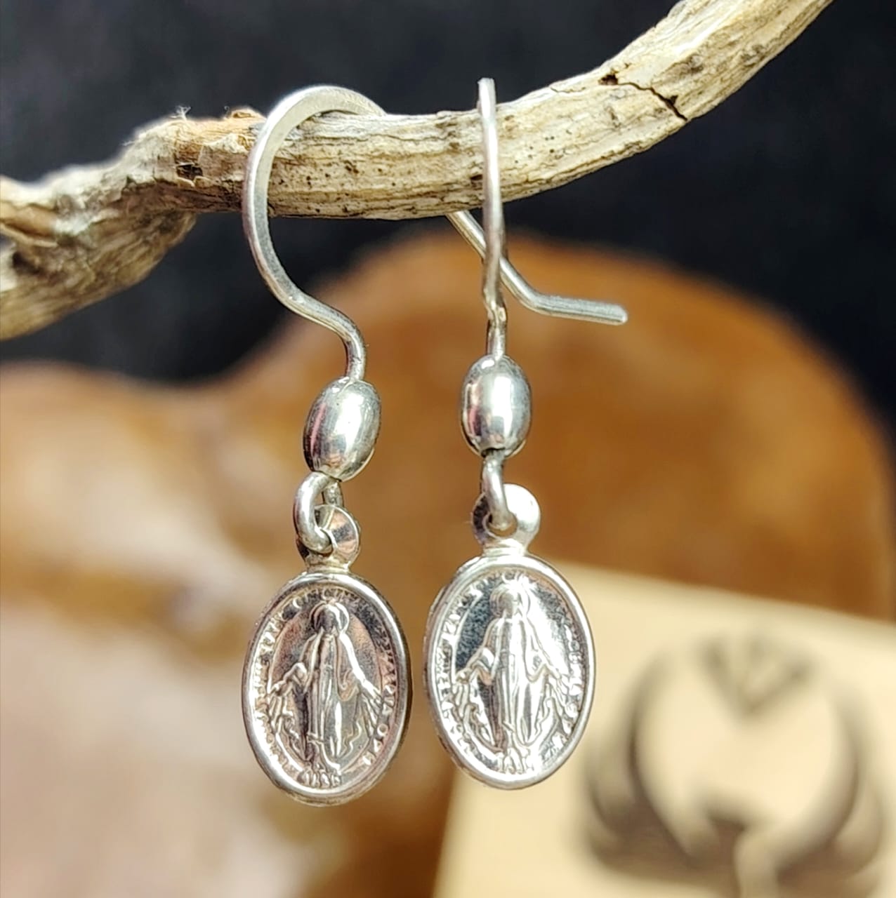 Aros semi largos de las virgen de Guadalupe