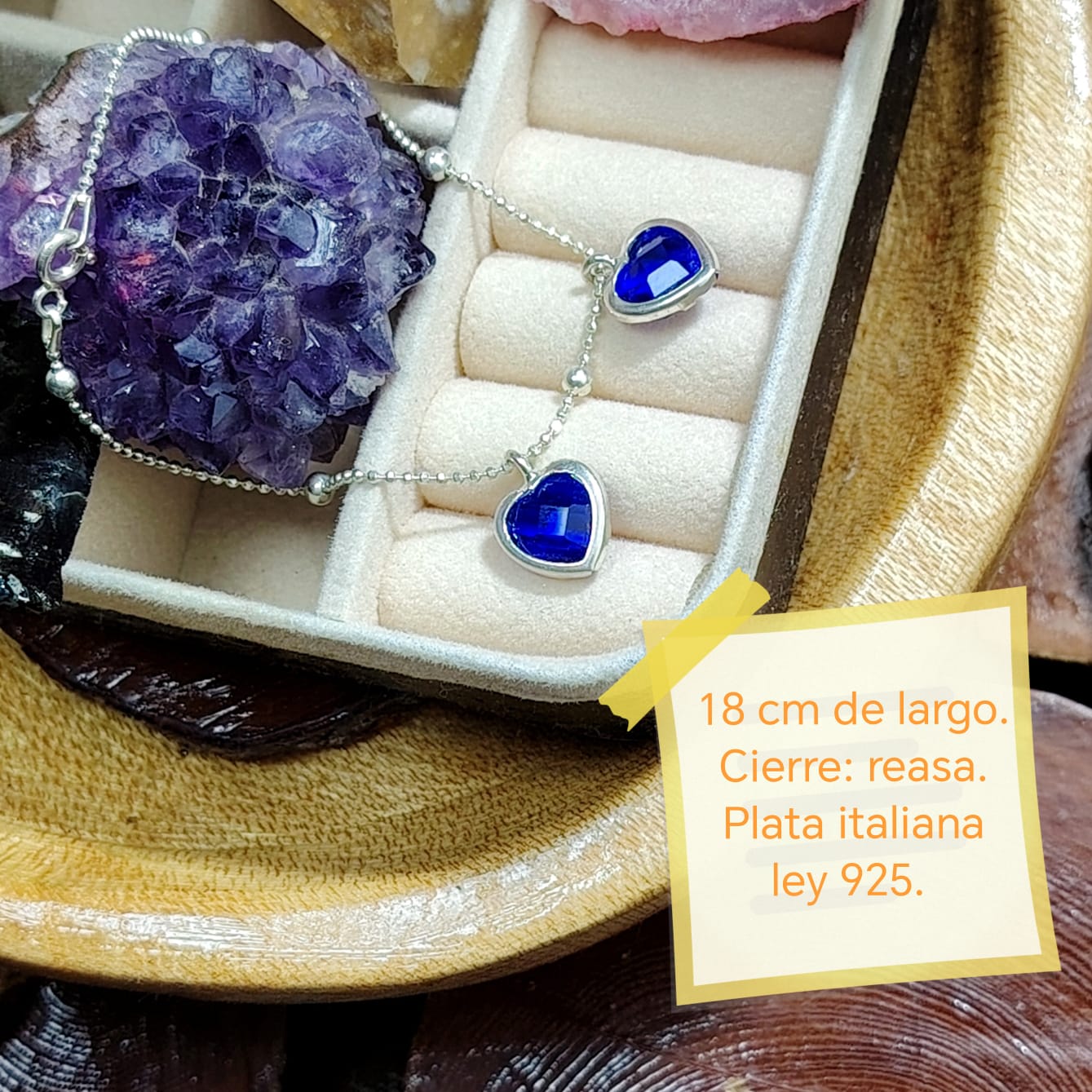 Pulsera con corazones móviles de cristales azules