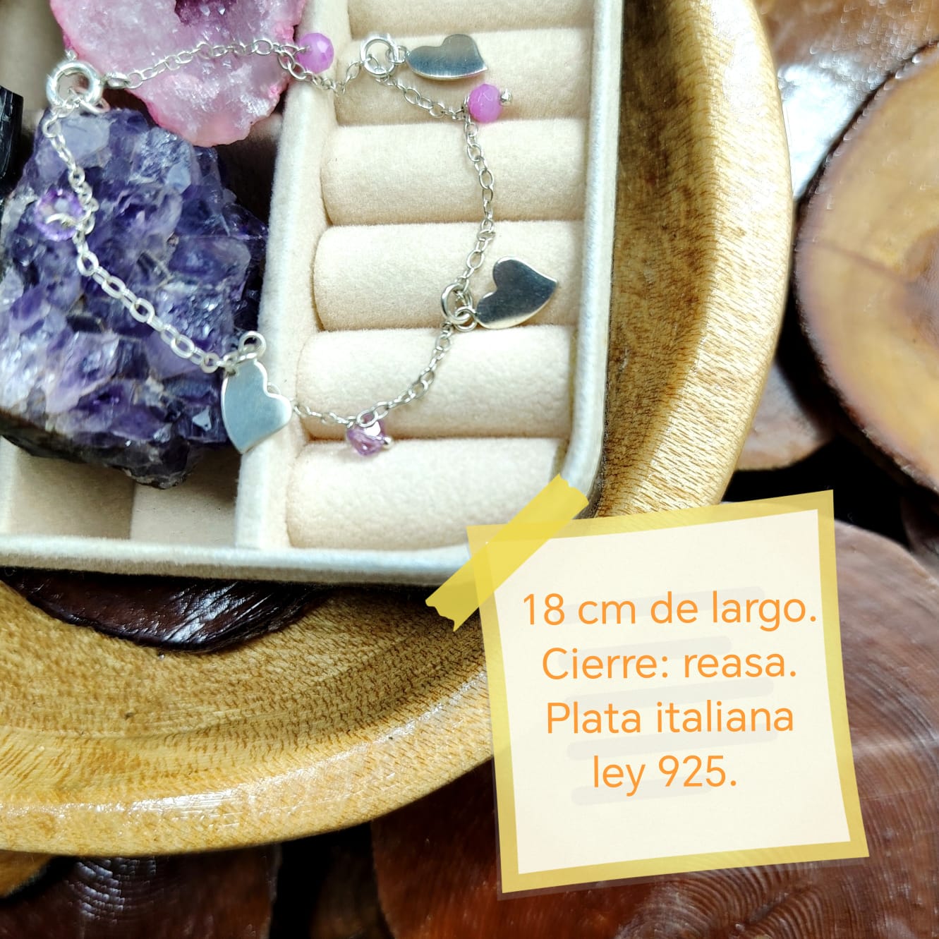 Pulsera con chiches de corazones y cuencas de cristales