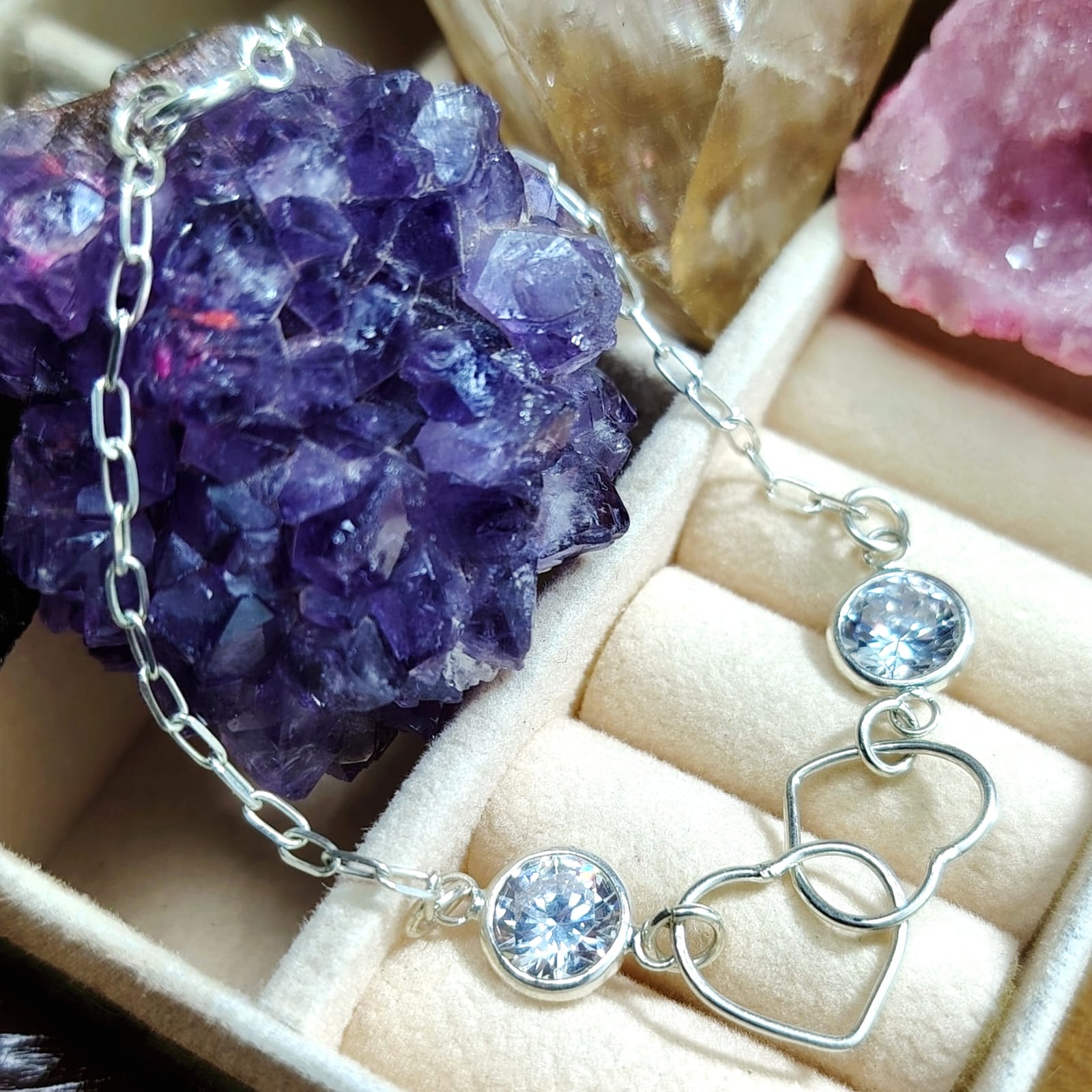 Pulseras de corazones entrelazados mas circones translucidos