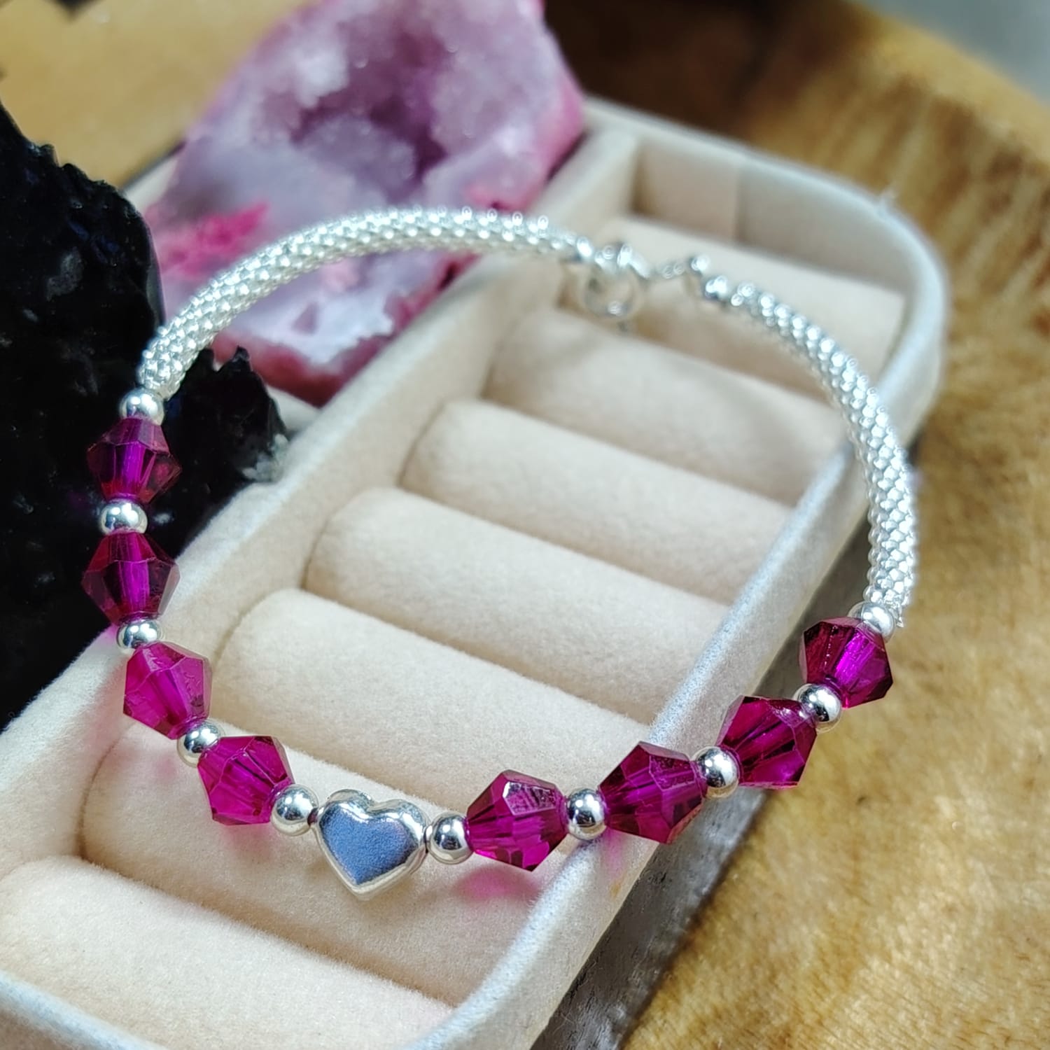 Pulsera cuencas de cristales rosados mas corazón