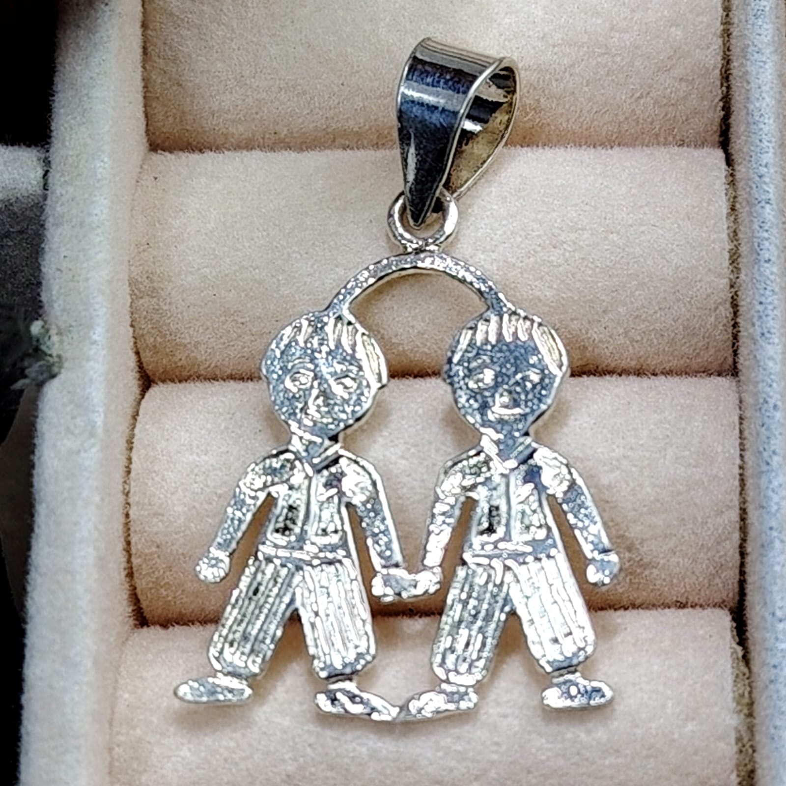 Dije pareja de niños