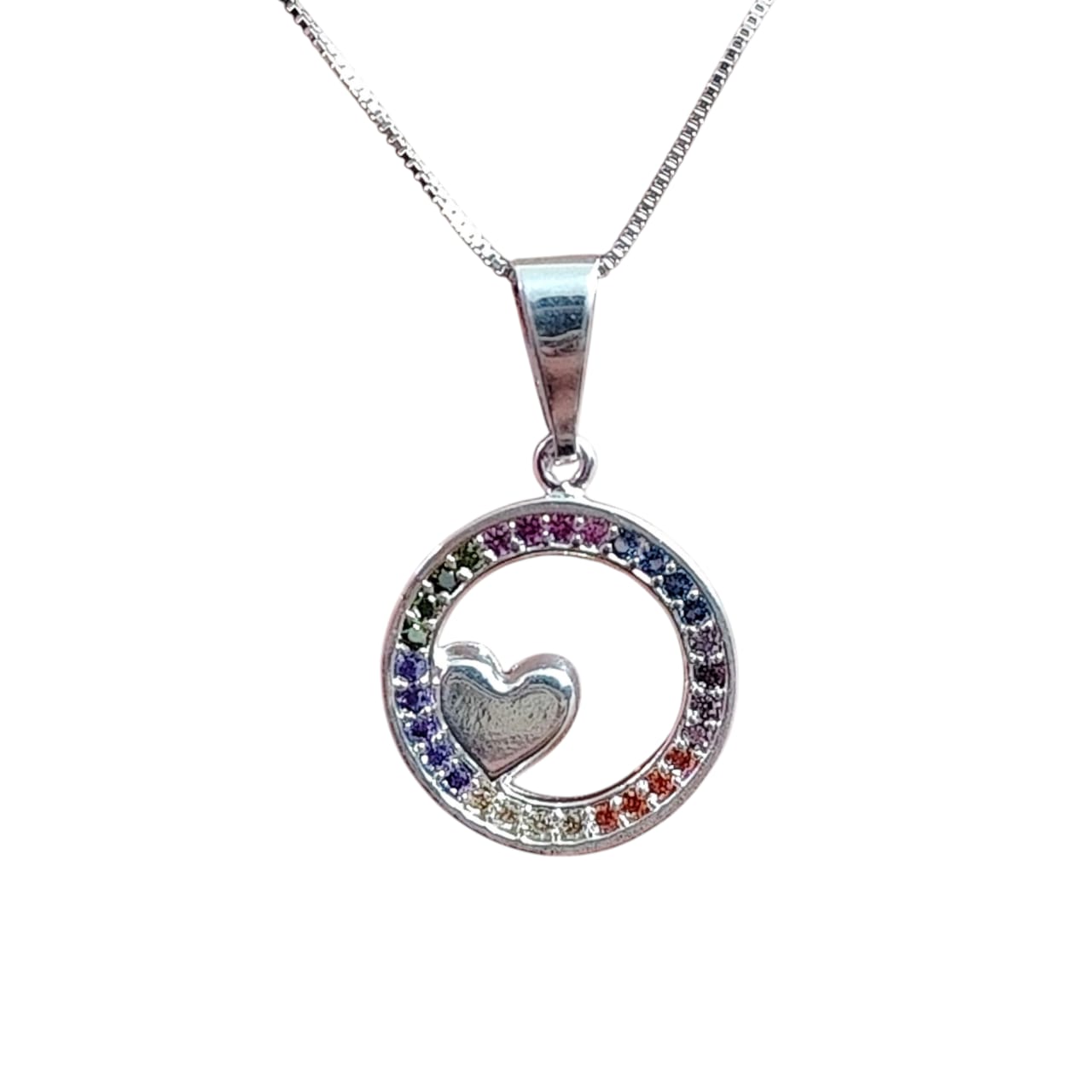 Collar diseño corazón dentro de circunferencia con microcircones