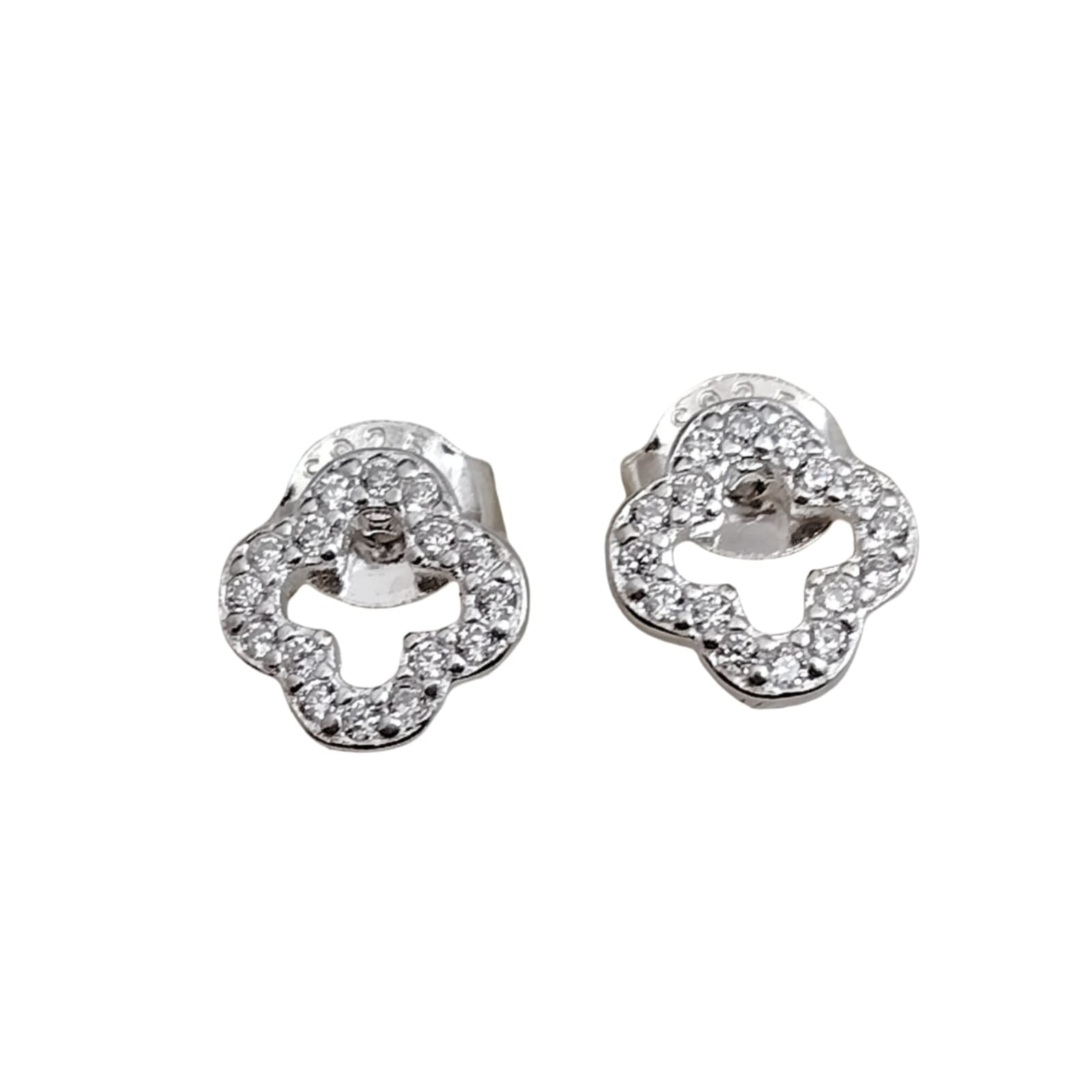 Aros pegados diseño trébol con incrustaciones de mircrocircones