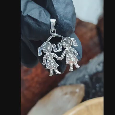 Dije pareja de niñas