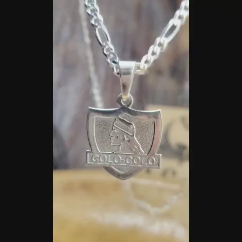 Collar con dije del Colo Colo