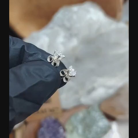 Aros pegados con cristal translucido cuadrado 4 por 4 mm