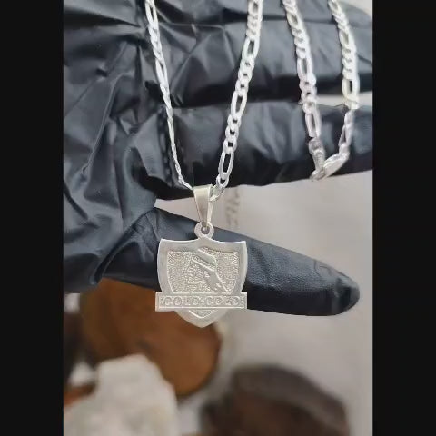 Collar con dije del Colo Colo