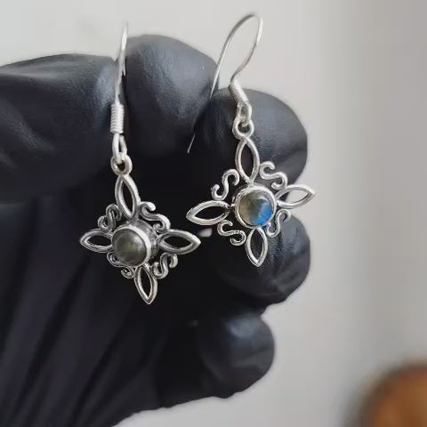 Aros largos nudo de bruja con piedra natural labradorita