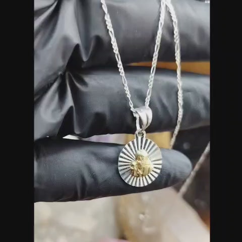 Collar con dije san Benito bañado en oro