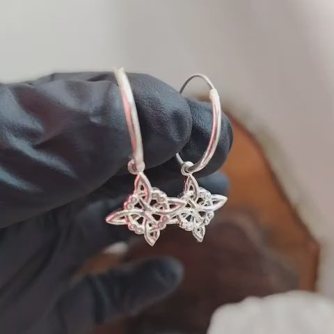 Argollas con chiches de nudo de bruja