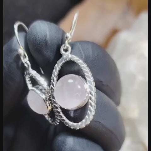 Aros largos con piedra natural cuarzo rosa