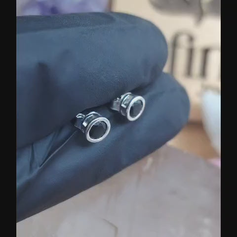 Aros pegados punto de cristal negro